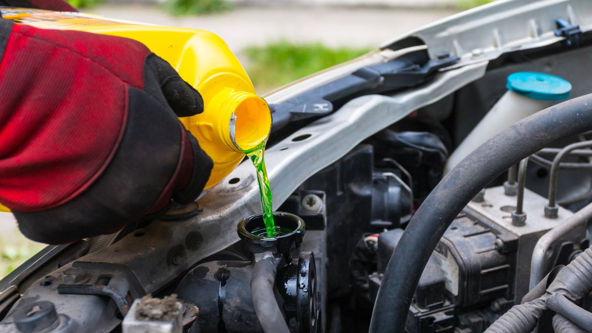 IofCG's tweet photo. What does your coolant fluid do?🤔

A car’s coolant system operates on a loop, pumping a mix of water and antifreeze to your radiator to regulate engine temperature. 

Make sure your car has adequate coolant levels to prevent overheating. https://t.co/UEVA22Rggh
