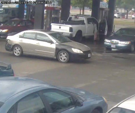 IndepMoPolice's tweet image. Investigators are attempting to locate this vehicle in reference to yesterday’s homicide in the 11100 Blk of E. 10th St.  if you know who the vehicle belongs to or where it could be located, contact our dispatch at 816-836-3600 or the Tips Hotline at 816-474-TIPS.