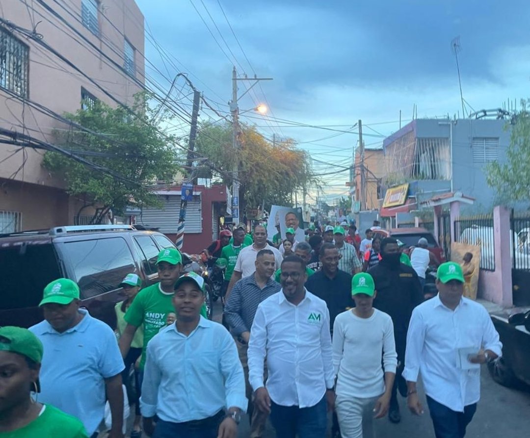 No me sorprende que el Joven <a href="/AndyMoralestv/">Andy Morales 🇩🇴</a> Pre-Candidato a Diputado por la #FP  Circunscripción #1DN 
Este entre los primeros 5 de 6 para la Curul, su trabajo, constancia y calidad de sus propuestas lo sustentan .

Excelente Opción 👌