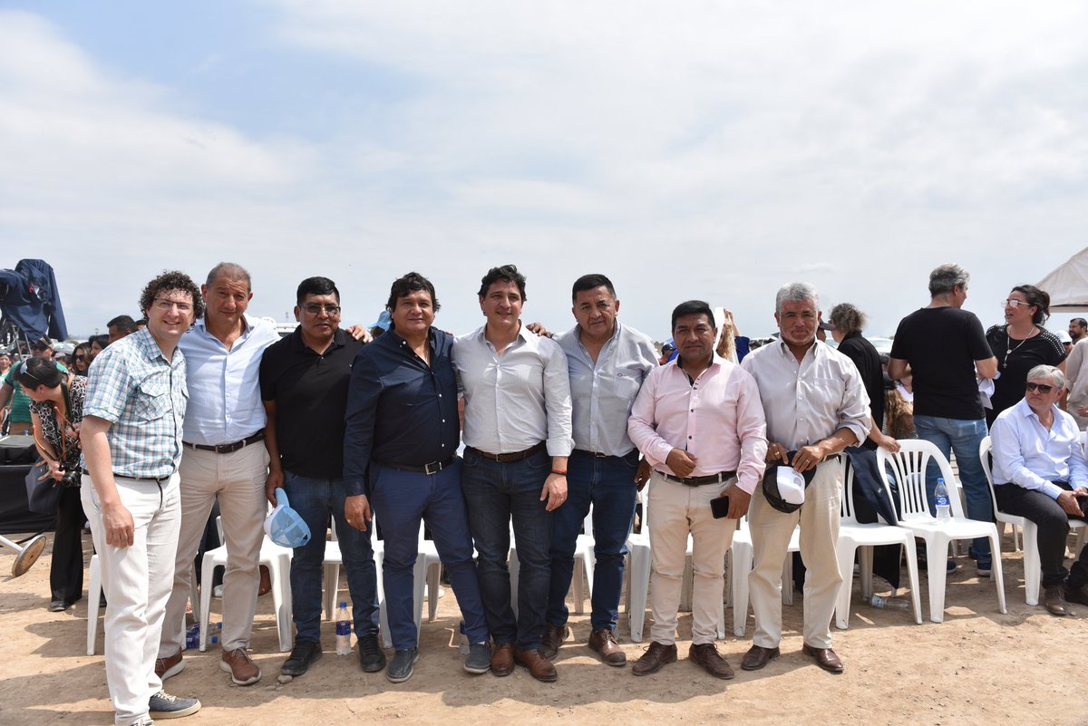 MartinMarinucci's tweet photo. Hoy es otro día importante para la Argentina 🇦🇷 

Acompañé en #Salta, el acto donde el ministro de Economía y nuestro candidato a presidente @SergioMassa, firmó una serie de acuerdos en el Polo Logístico Industrial de General Güemes.

#TenemosConQuien https://t.co/yD3ymn8j06