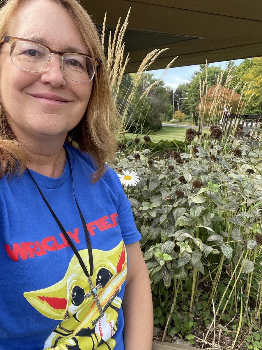 When you encounter Jesus in the t-shirt vendor outside Wrigley Field AND have used ChatGBT to retell Sunday’s parable in the style of Star Wars…

THIS happens. You preach in THIS 🤣🤣😇
<a href="/MemUCC/">Memorial UCC</a> 

#vineyard #Jesus #babyyoda #goCubsgo #pastorslife #starwars