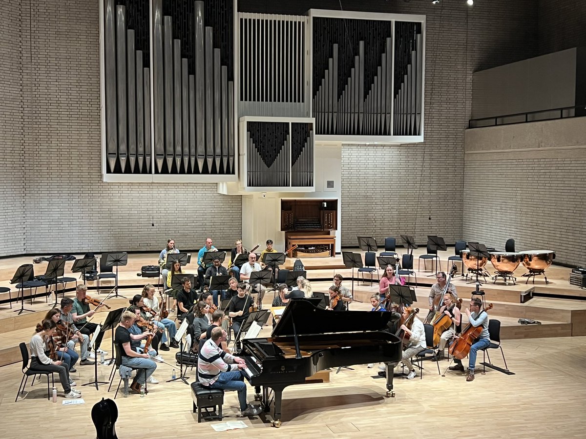 RNCMconducting's tweet image. Congratulations to @zajaconductor on a brilliant final concert, bringing your time as @rncmlive Mills Williams Junior Fellow in Conducting to a close. Your achievements over the last 12 months have been exceptional, and we look forward to seeing your career continue to fly.