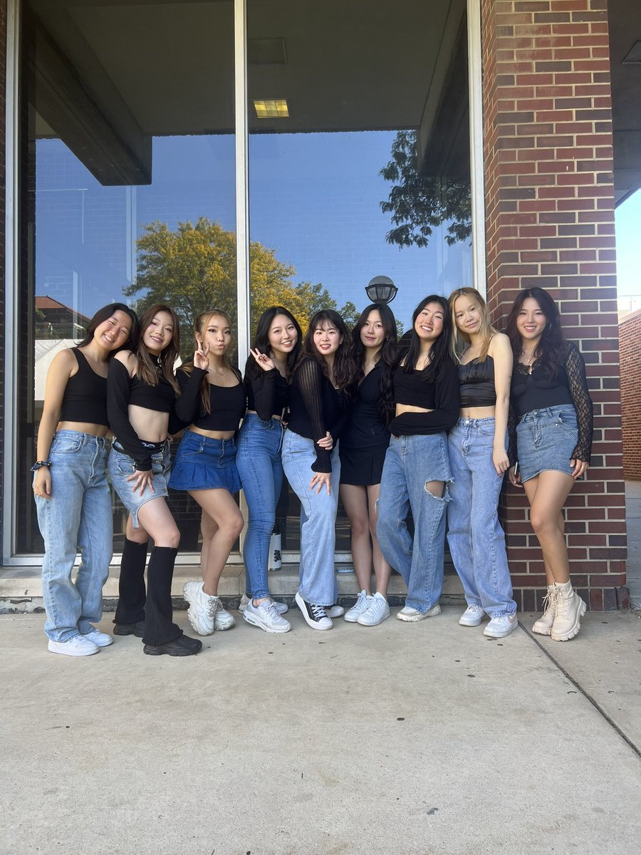 MichiganKorea's tweet photo. We have great performances by many music and dance student groups, including DB3, K-Motion, Female Gayo, Seoul Juice! Come join us to see more groups perform!
#umichuseok #umichncks #namcenter #NamCenterforKoreanStudies #KoreanStudies
#한국학센터 @iiumich @umichLSA https://t.co/YHsI2SRHAw