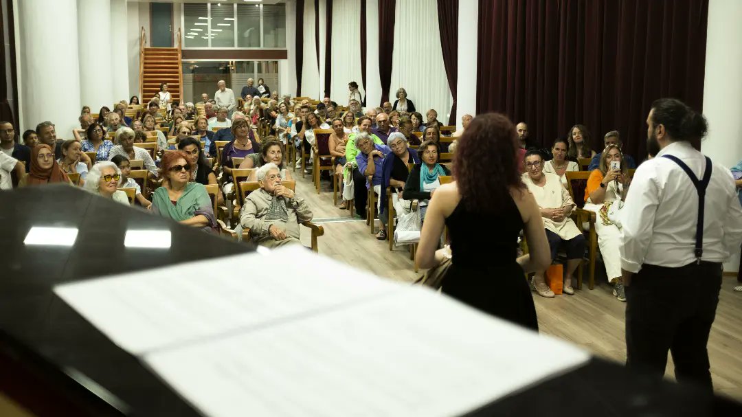 22.09.23 Anadolu Kulübü/Büyükada.
Uzun bir aradan sonra gerçekleşen konserimizde müziğimizi paylaşan, aurasıyla mekanı başkalaştıran ve bizi onurlandıran güzel dinleyicilere teşekkür ederiz. 🙏🏼🌸 
Çok yakında İstanbul'daki konserimizde buluşmak dileğiyle. 💜