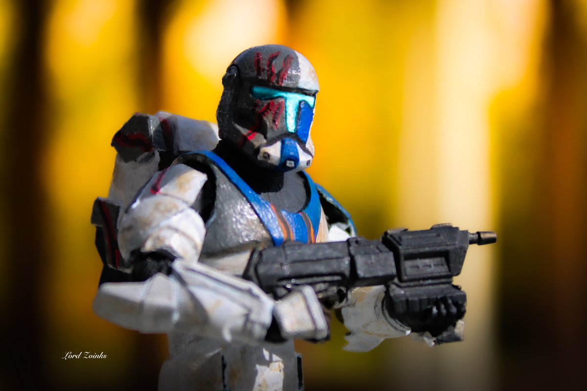 Looking for those that oppose the empire 

#starwars #starwarstoyphotography #toyphotography #starwarsimperialcommando #starwarsrepubliccommando