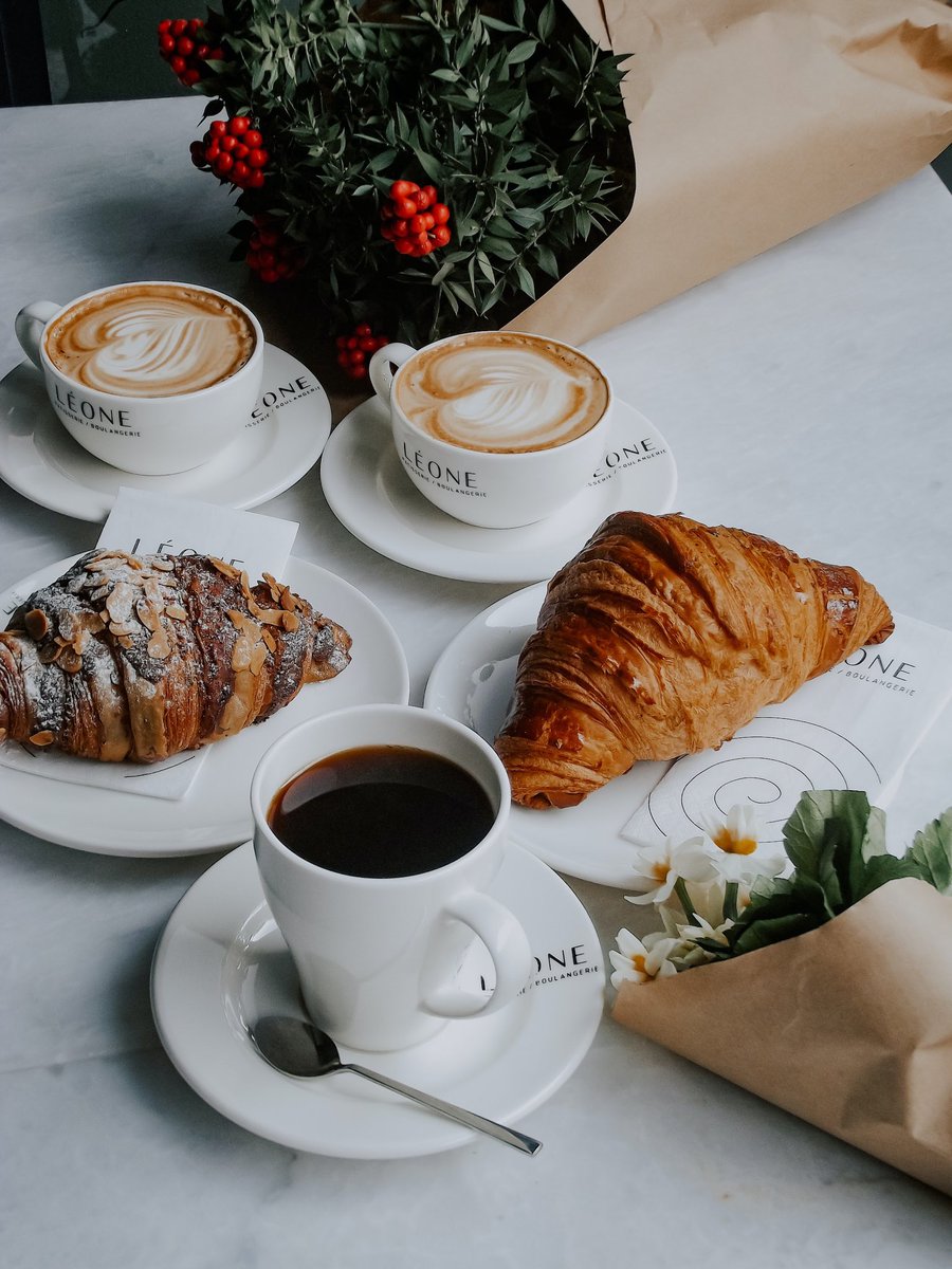 RonjaWeber1's tweet photo. A Sunday consisting fully out of relaxation 🤗✨ brunching with my best friends and having lots of coffee breaks ☕️✨
I hope you had a great Sunday as well 🙌🏼 
#sunday #coffee #relaxing #relaxation #SundayBrunch #SundayMorning #SundayFunday #SundayInspiration #happy #CoffeeLover https://t.co/5BN8r2BTtk