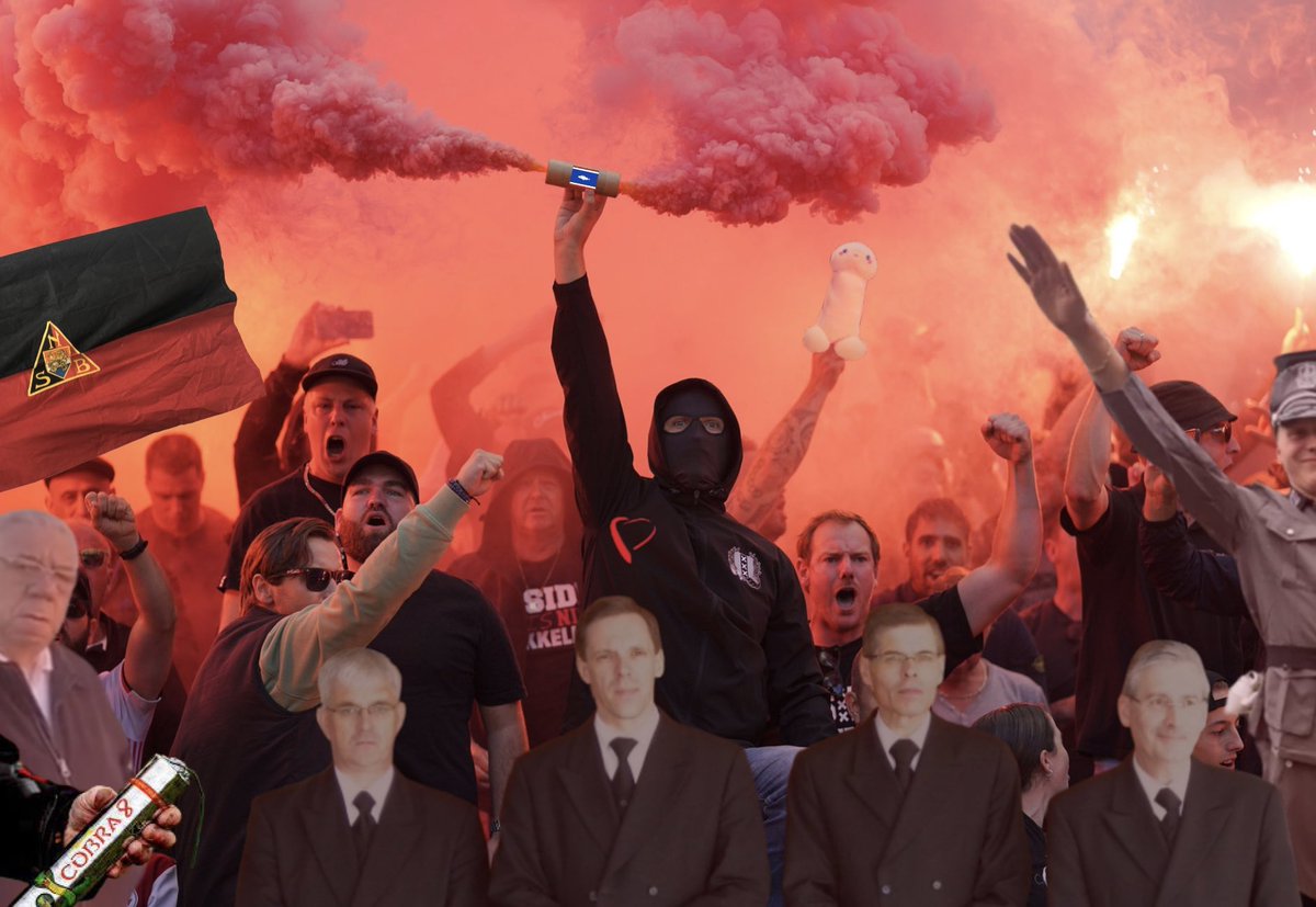 VisitUrk's tweet image. Geslaagde actie van Exctinction Relegion en Dominees Defense Force uit #Urk. Door het gooien van wat vuurwerk vanuit de #fside werd de wedstrijd #Ajax #Feyenoord gestaakt. Op Gods heilige dag dient er niet gevoetbald te worden! 
#ajafey #vuurwerk #zondagsrust