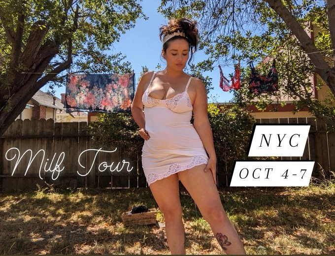 NYC, me and my milky jugs are coming for you! Mommy is so excited.  Don't hesitate, my calendar is filling