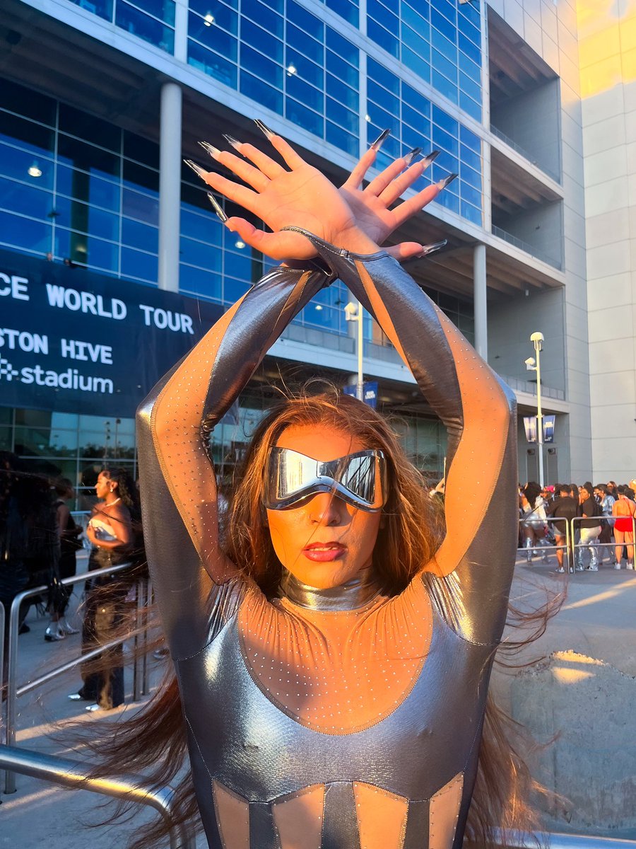 symone/sasha colby stan account tweet media