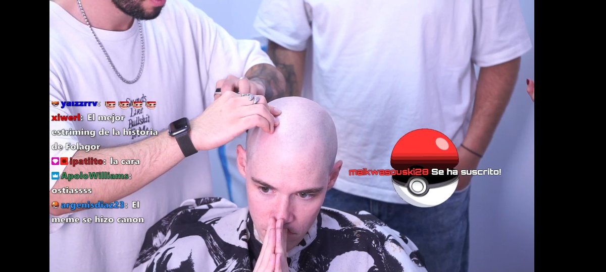 Folagor cumpliendo su promesa de pelarse en directo . Igualito a voldemort #folagor #calvo