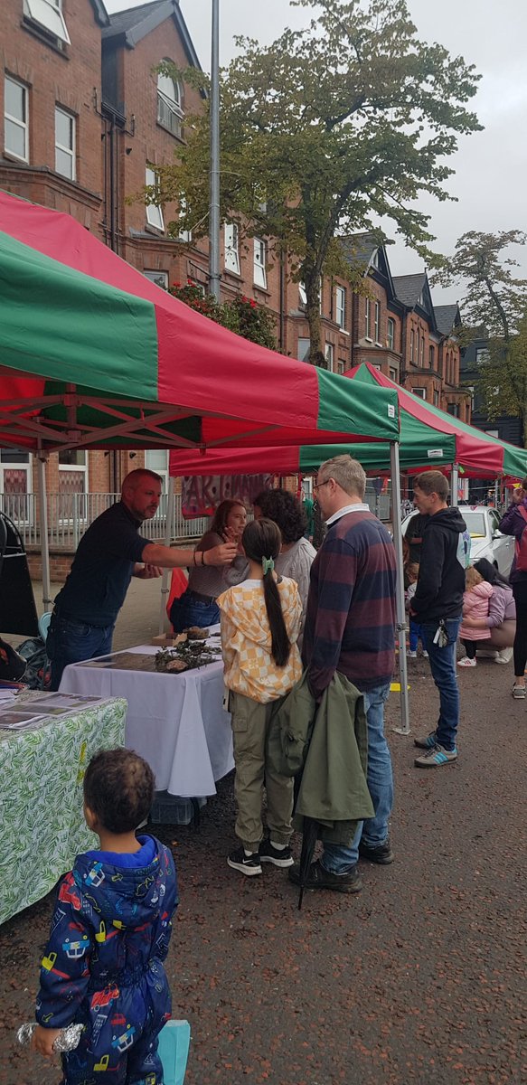 WildBelfast's tweet photo. Brill day out on our stall today @ForwardSouthPB #OpenBotanic.
We were talking all things wildlife with cameos from the wonderful creatures in our mobile rockpool.
Thanks for the interest #Belfast, we look forward to seeing the new members to sign up to our community soon! https://t.co/R7ojqkmYgx