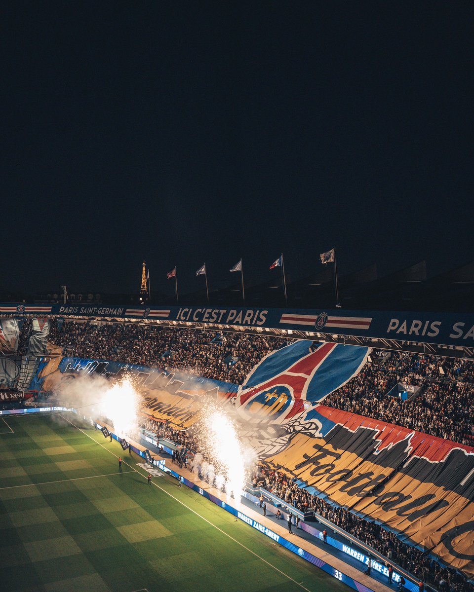 Ligue1's tweet photo. THE SPOT / THE SHOT 🏟️😍

📸 @arnaudbml https://t.co/fNdrGe1EEy