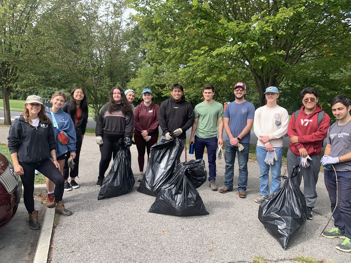 JohannaCapone3's tweet photo. Huge success for stream clean collab with the American Society of Civil Engineers - Environmental / Water Resources Institute and Society of Plastics Engineers! Stroubles Creek is looking squeaky clean 🫧 🦆

#ASCE #streamclean #plasticpollution #sustainable #conservation #VT https://t.co/82t2mK5FDO