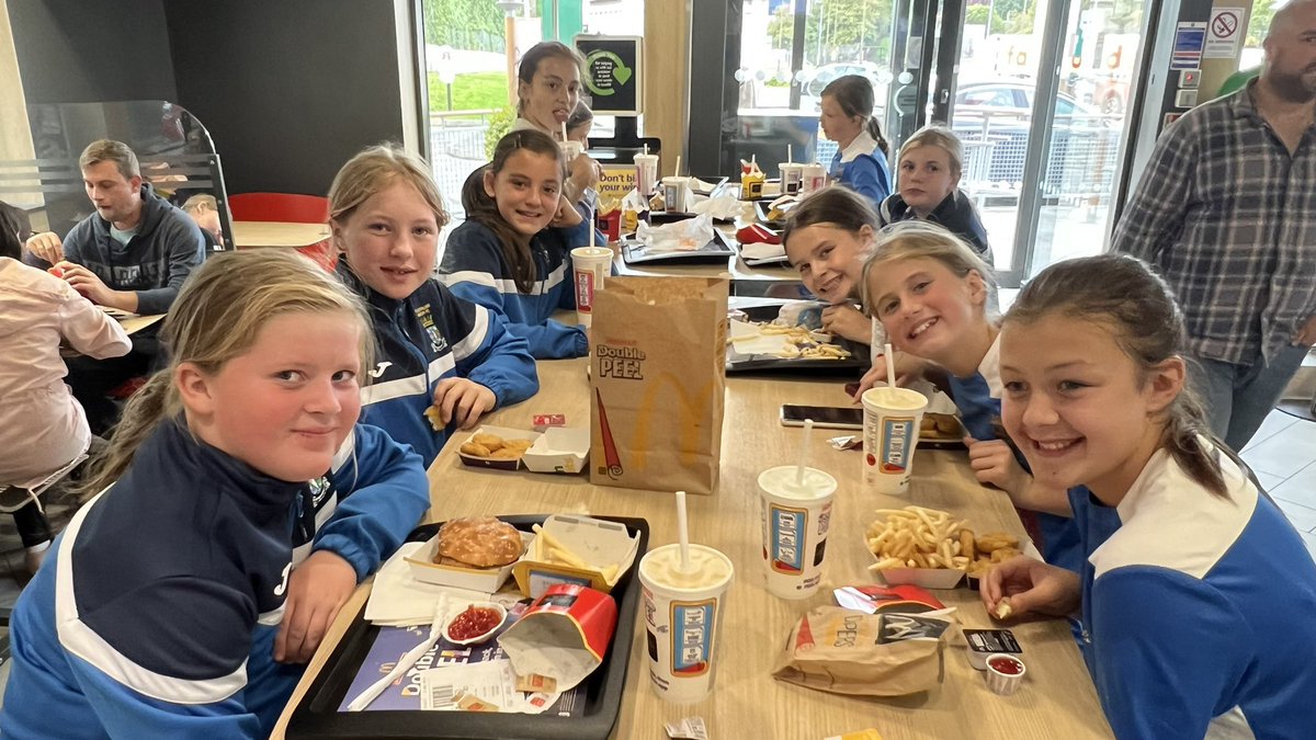 Our U12 girls made the long minibus trip to West Lothian to face Bathgate Thistle Blacks today … and enjoyed a well-deserved post-match @McDonaldsUK 🍔😋💙