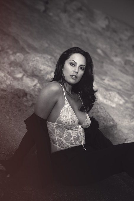 I feel Love! ✨  https://t.co/XVMfydLqc4 https://t.co/GoROELVTag<a href="/tag/newprofilepic"class="tags"><span>#newprofilepic</span></a>