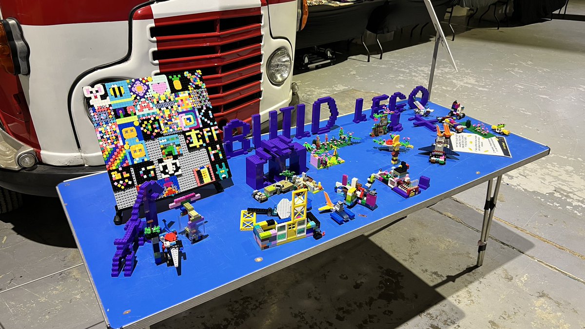 thebrickpeople_'s tweet image. A selection of photos from this weekends double LEGO brick event at the @armyflying museum! Thank you for having us again and we look forward to next time! 🙌 #lego #legoevent #legofun #armyflying #andover