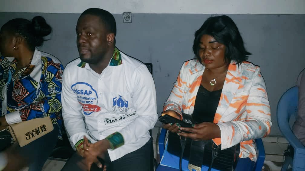 johnseke245328's tweet photo. 🚨PREMIÈRE DESCENTE DU N°01 DU PARTI PRÉSIDENTIEL, LE SG @AugustinKabuyaT MUANA-BUTE DU CHEF DE L'ÉTAT @fatshi13 : LE #TOP_MANAGER DE LA @Cnssap_RDC ET HAUT CADRE DU PARTI, DG @Junior_Mata1, PRÉSIDE LA RÉUNION PRÉPARATOIRE SOUS UNE EFFERVESCENCE REMARQUÉE DES COMBATTANTS.✌️ https://t.co/eazSNDSlEu