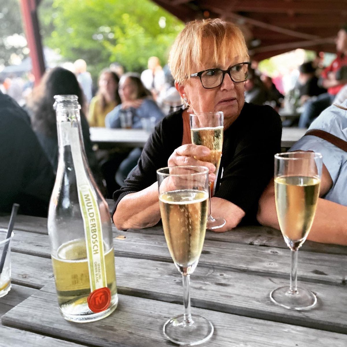 kalle19mars's tweet photo. Alla dagar är hennes. Men idag vill jag prisa henne gigantiskt 🤍🥂 #hipphipp https://t.co/R04BL4CYNH