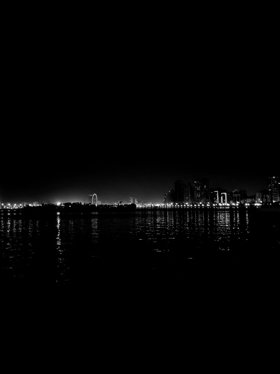 Ambarseriya's tweet image. Khamoshi tum samajh nahi rahe,
alfaaz ab bachey nahi .....
#currentView