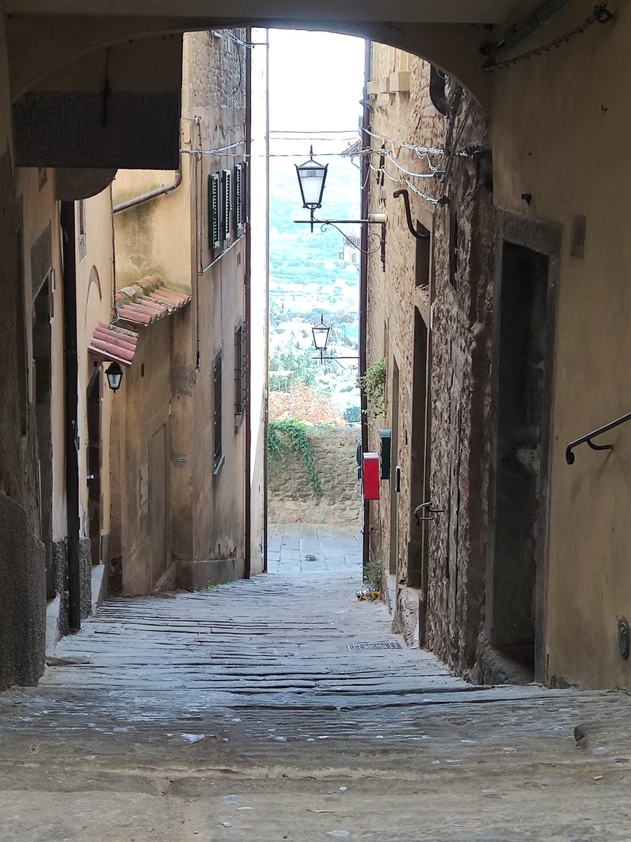 Pgattino's tweet photo. Cortona oggi https://t.co/yG8WDJVuxE