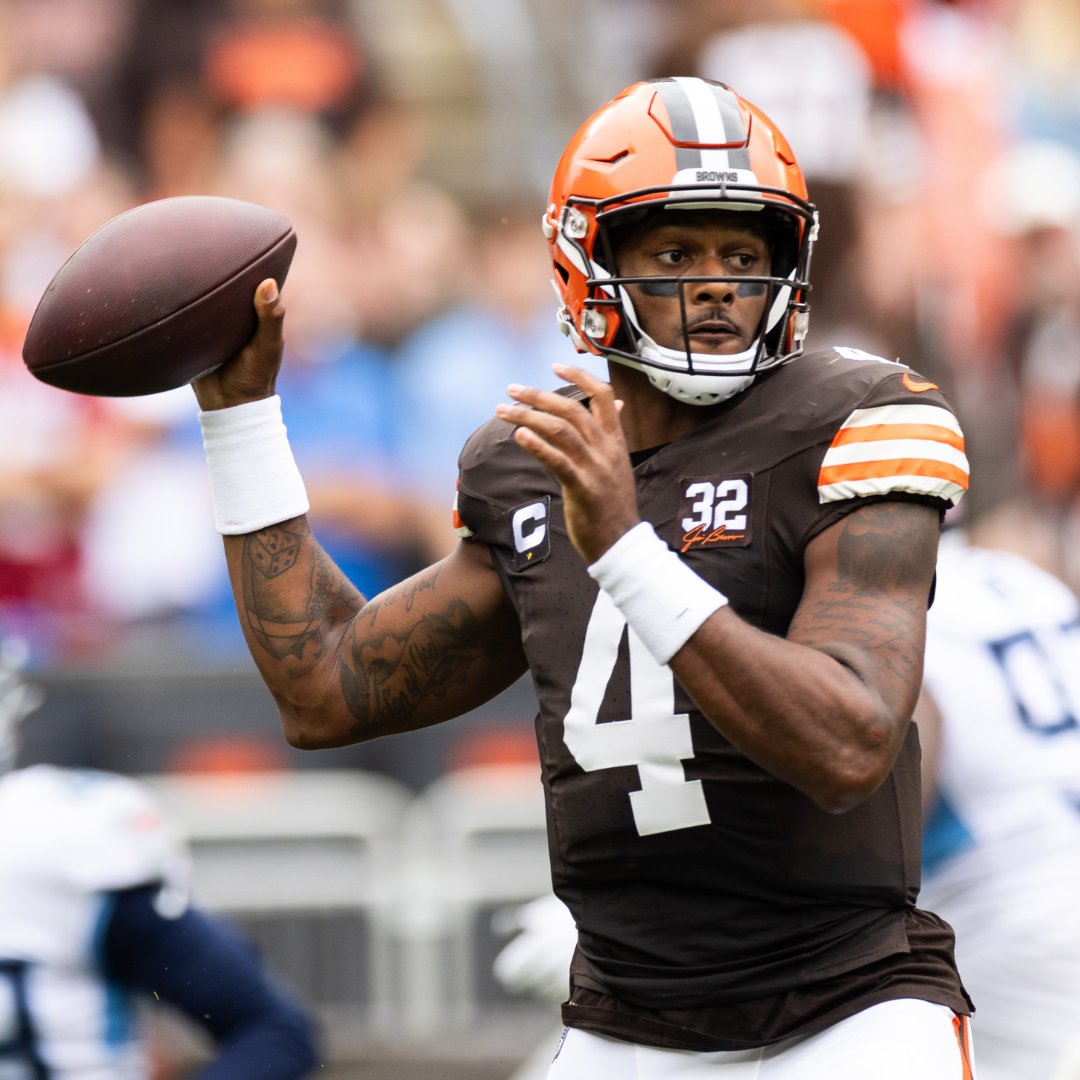 MySportsUpdate's tweet image. Deshaun Watson today:

- 27/33 passing
- 289 passing yards
- 2 TD passes 
- 0 INTs

Browns take care of the Titans in easy fashion.