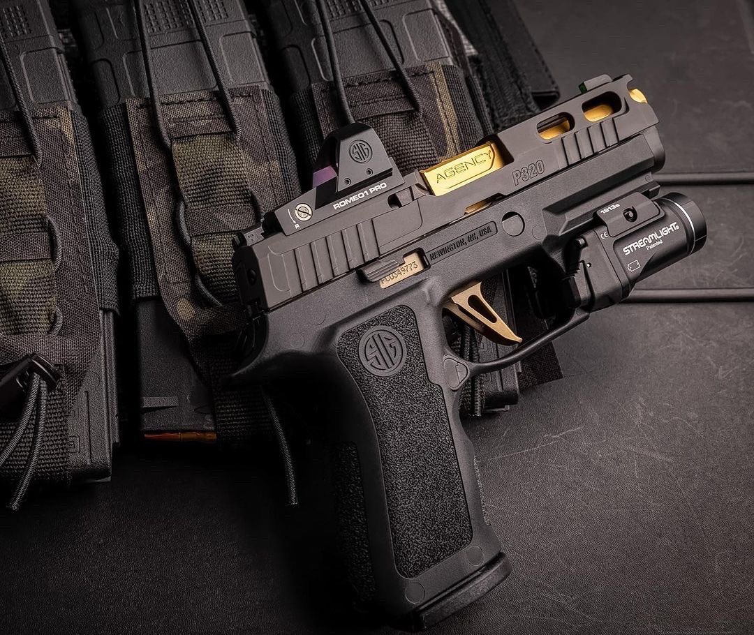 A sprinkle of gold.

PC: @sully.photo on IG