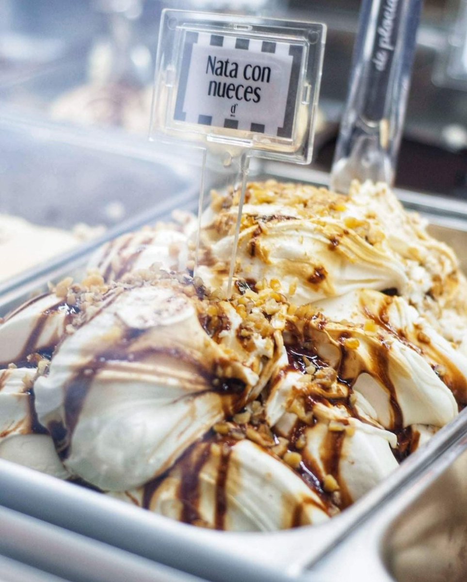 dplocia4_'s tweet photo. Este es nuestro increíble helado de Nata con Nueces 🍦
Helado con base de nata,caramelo y nueces.
¡Os esperamos en la calle Plocia 4! https://t.co/NN0doSCTs4