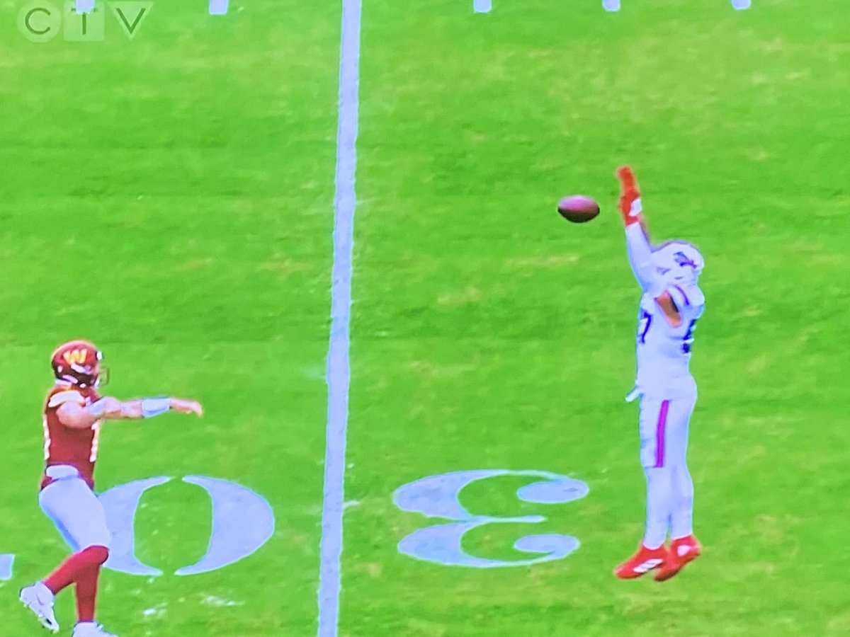 sandropacheco71's tweet photo. #BuffaloBills #JAEpenesa with #Interseption number 4 of the game for the #Bills Vs the #WashingtonCommanders on Sunday September 24, 2023 in #Week3 of the 2023 #NFL season. This time it’s a #Pick6! As a #BillsFan this game has been insane! #MakingHistory #BillsMafia #HTTC https://t.co/M3o5nzIpwv