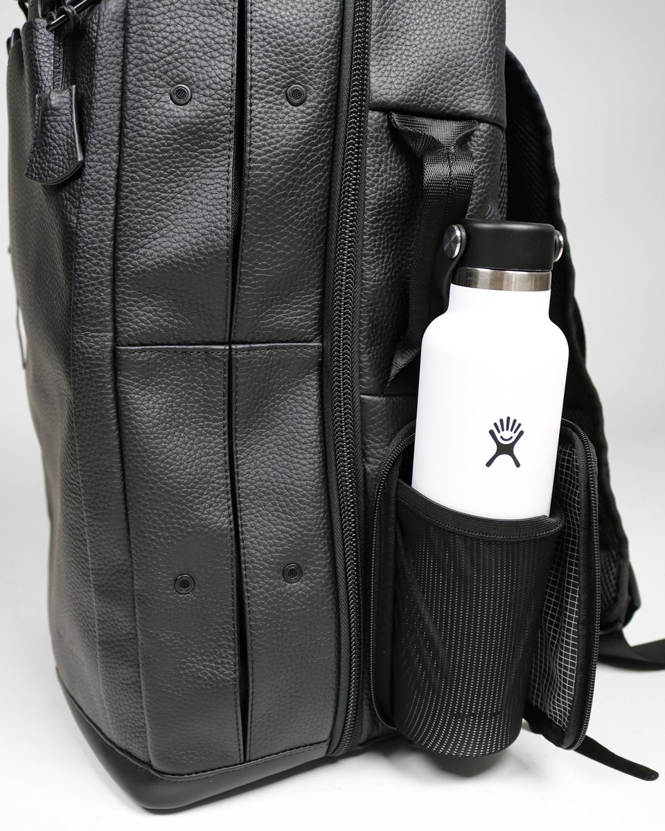 theshrineco's tweet photo. SneakerBoxProtection → 👟 Weekender Backpack
➖➖➖➖➖➖➖➖➖➖➖
#SneakerBag #SneakerheadBag #SneakerBackpack #Sneakerhead #Sneakers #SneakerTravel #Sneaker #Bag #Backpack https://t.co/2bE6Y2MPp1