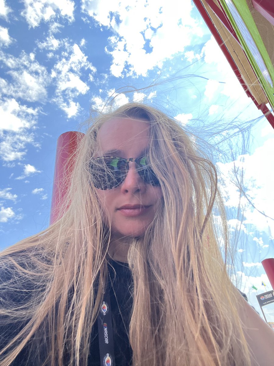 Alanis King tweet media