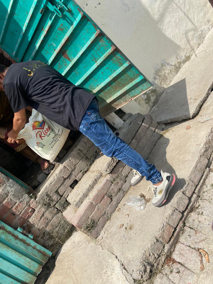 jhfoundation58's tweet photo. جے ایچ فاؤنڈیشن غربت میں مبتلا افراد کی مدد کرنے کے لئےکام کرتی ہے. اور ہمارا مشن یہ ہے کہ ہم انہیں غربت کی پیمائش سے اوپر اٹھنے میں مدد کریں۔
جے فاؤنڈیشن لاہور کے نشتر ٹاؤن اور مبارک ٹاؤن کے اکیلا میں اپنے لوگون کی مدد کرتے ہیں۔
#SupportJHF
#JHF
#Pakistan
#donate https://t.co/xcoJsNAKJK
