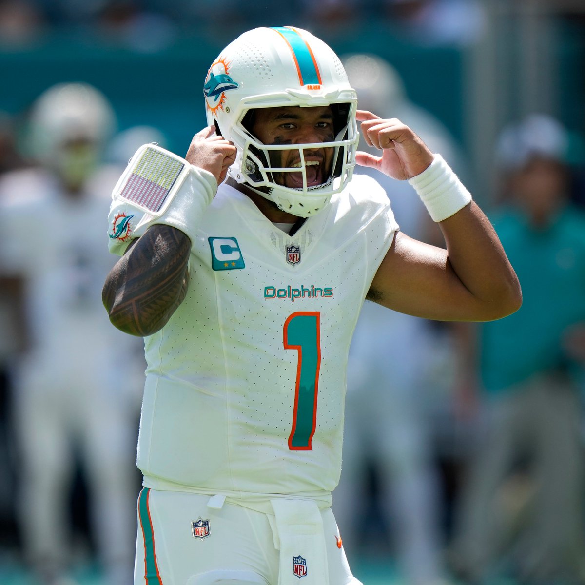 More touchdowns (4) than incompletions (3) today

<a href="/Tua/">Tua. T 🇦🇸</a> 👏