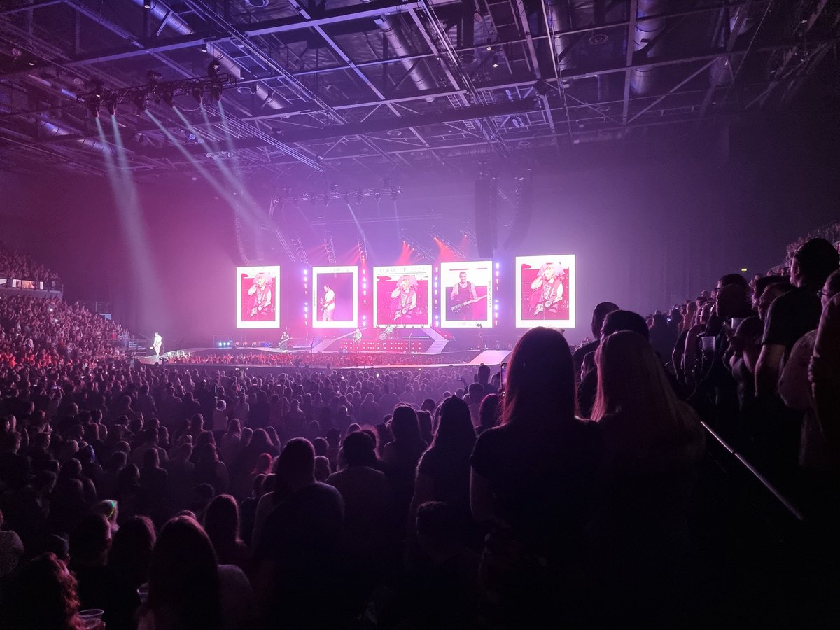 AClarkson93's tweet photo. Had an absolutely incredible time with the other half at Busted's 20th anniversary tour concert in Liverpool on Friday!! The nostalgia was beyond rich 🖤🎸 https://t.co/CzCqa3Smxv