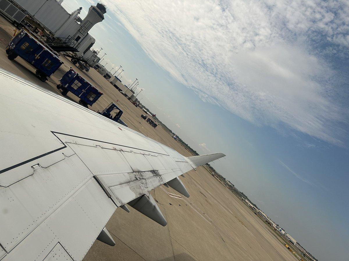 Nexus_Coding's tweet image. after being delayed FOUR TIMES i’m finally heading back to NY 🫠🫠

st. louis and #strangeloop - thanks for the vibes, eats, inspiration, and community! 

sad this was the first and last time i got to go to strangeloop, but grateful i had a chance to experience it ♾️