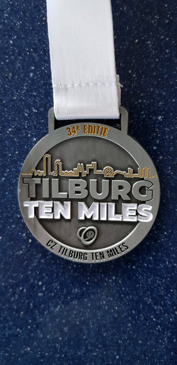 LeonvanDun's tweet photo. Vandaag voor de 11e keer dex16,1 km in Tilburg hardgelopen @tilburgtenmiles Iedere keer weer een feest. Uiteraard met @NS_online naar Tilburg. https://t.co/wmoSYSy7JJ