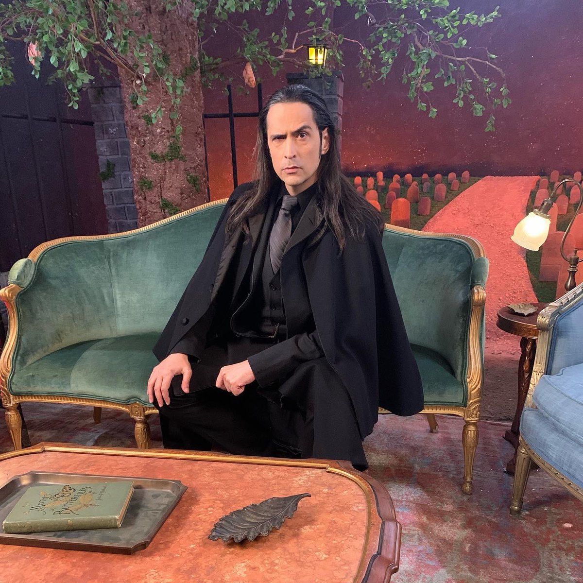 Mark_Meer's tweet image. I'm the Keeper of Arcane Lore for GRAVEYARDS OF ARKHAM, coming soon from @Chaosium_Inc and @goodtimesociety… 

(Many thanks to Mr. Andrew Lemen of @hplhs for my Keeper pin!)

#CallOfCthulhu #Cthulhu #HorrorRPG #rpg #ttrpg #GraveyardsOfArkham