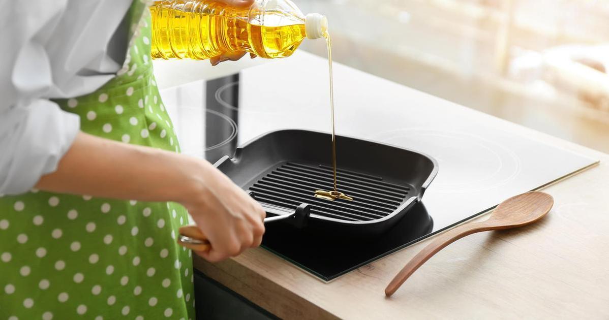 MarieClaire_ru's tweet image. Знаете ли вы, какая посуда ни при каких условиях не подходит для приготовления пищи? Некоторые материалы могут плачевно отразиться на здоровье, влияя на желудок, печень и даже мозг.

#готовимдома #готовка #хозяйкеназаметку #правилабезопасности

vk.cc/cr7QK7