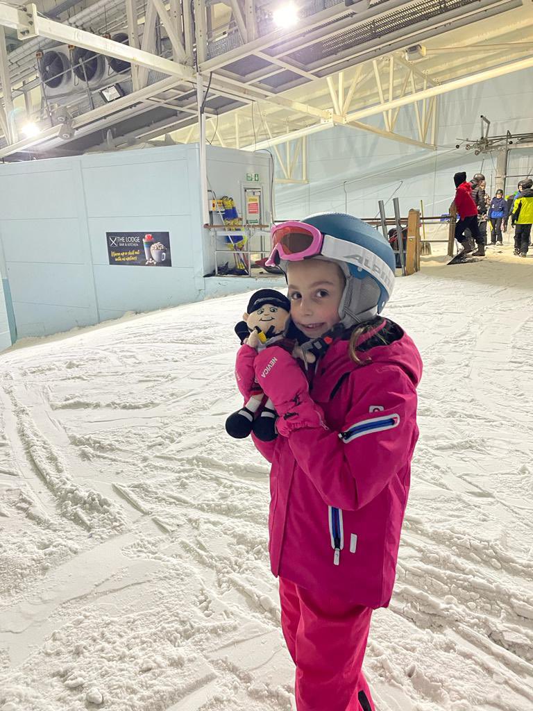 beckitel's tweet photo. We had the pleasure of welcoming ‘Sian’ one of Lilybelles class mascots home for the weekend! So we decided to take her for her first skiing lesson! @SanSior @haulfre https://t.co/zaUyct8Sa6