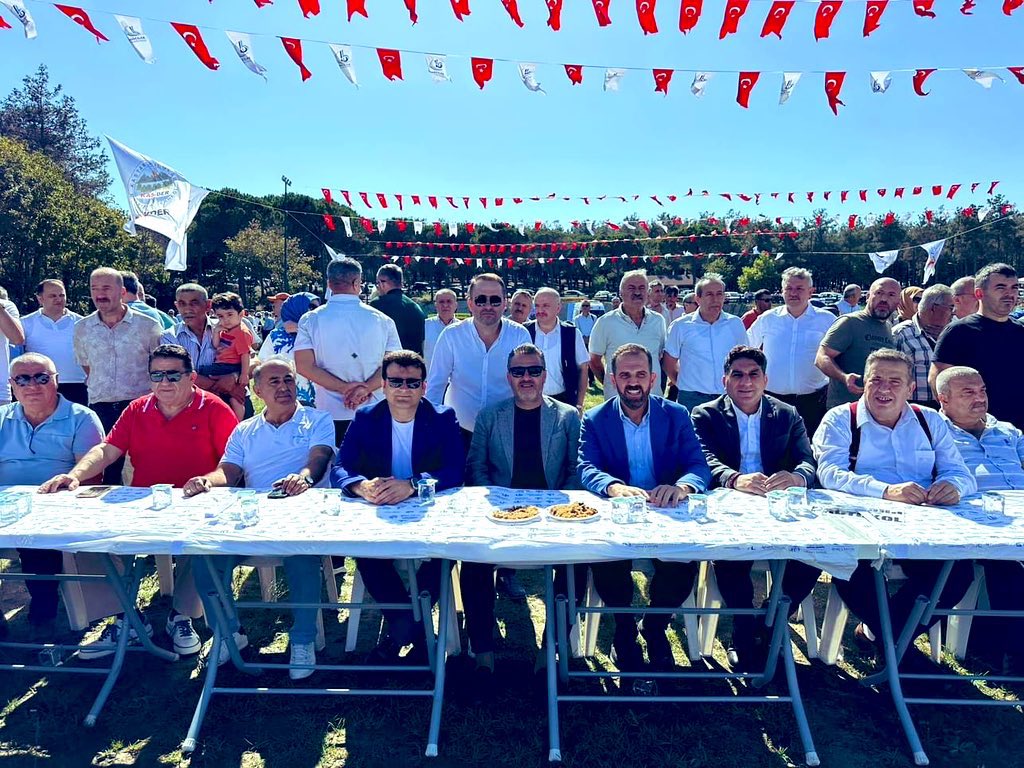 nurettin_yiyit's tweet photo. KAS-DER ve KASKON organizasyonu “Büyük Kastamonu Buluşması”nda Kastamonulu hemşehrilerimizle buluştuk.
#kasder #kaskon https://t.co/4lfgVt0i2i