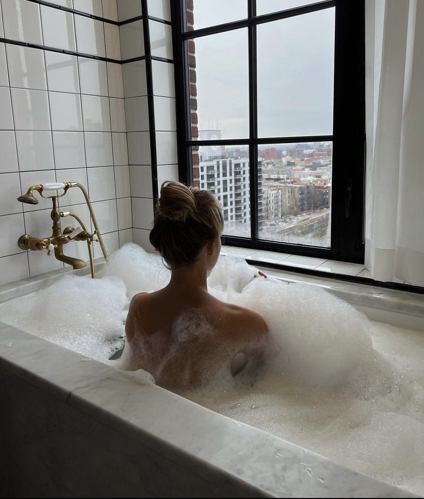 𝐎𝐥𝐢𝐯𝐞. tweet media