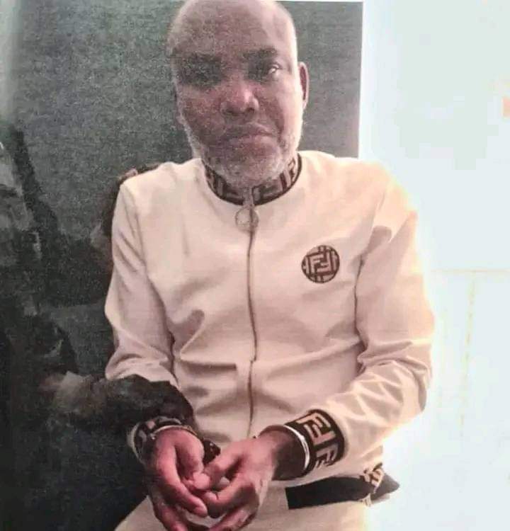 EChibuihe's tweet photo. "Injustice is injustice!

Onye Ìgbò demands justice only when it happens in another region.

When #Ikonso was murdered by S/Court Admin of Imo, you said nothing.
From MNK's house invasion to his rendition, y'all said nothing.

Wepu osisi di gi n'anya, tupu iwepuba onye ozo"- EC https://t.co/3tZ91zUOYV