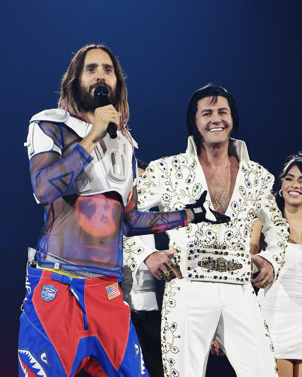 JaredLeto's tweet photo. Met Elvis last night in Vegas 🕺🏻🕺🏻 @iheartradio #iheartfestival2023 https://t.co/taQnfKmLPM