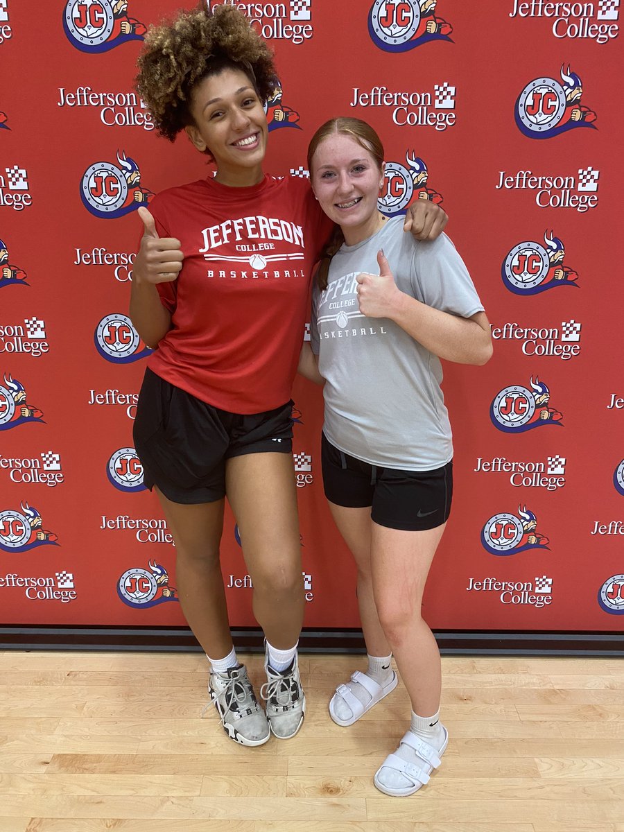 Keep the WINS coming!💨🏆
Team Green: Donovan Meads Jr. 39pts/7rebs
Team Grey Aly Helbrueck 10pts/4rebs
#JeffcoHoops🏀