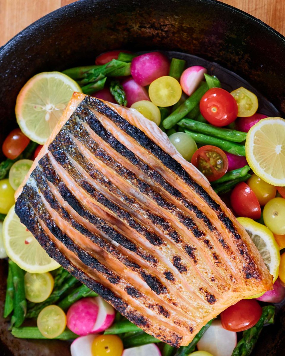 How to Broil Salmon
·
·
With this recipe you’ll be sitting down to enjoy a quick, easy, and delicious meal with a centerpiece salmon that’s juicy and tender with exquisitely crispy skin and just the slightest hint of char. All in less than 30 minutes.  chfstps.co/3PgTVy2