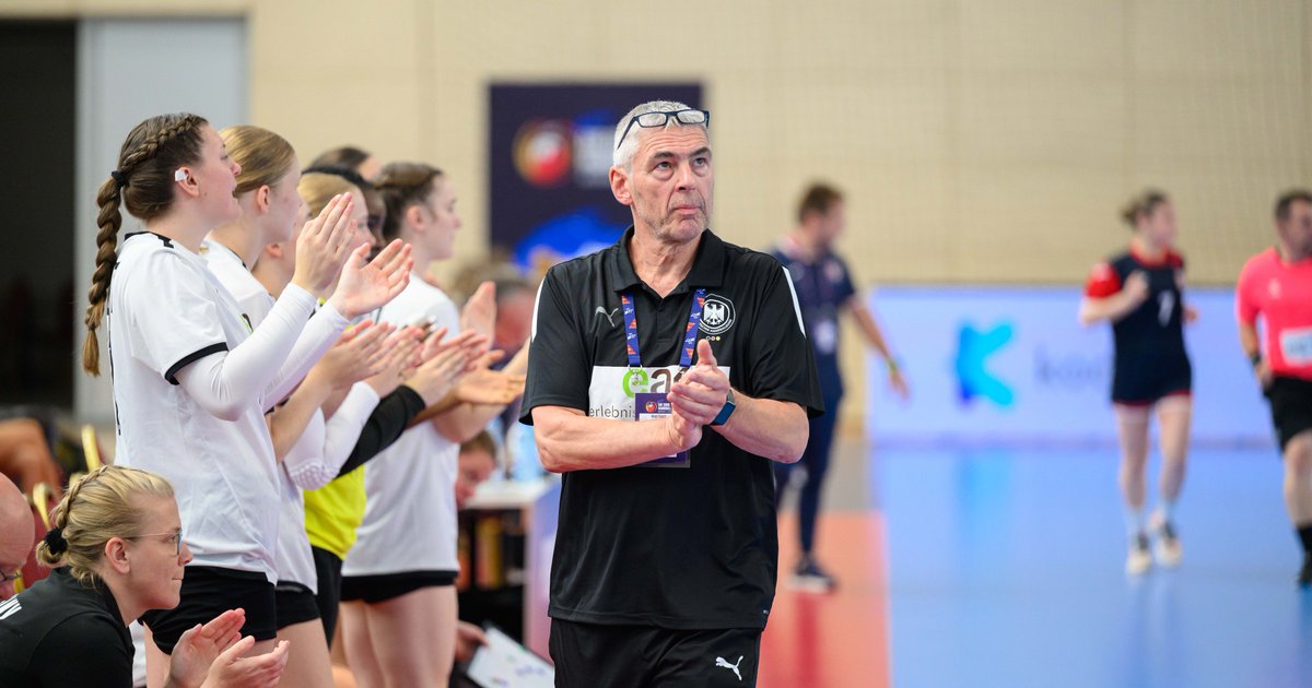 DHB_Teams's tweet photo. Bronze-Sommer ✅ 🔜 Highlight #TagdesHandballs
Unsere U18-Europameisterinnen treffen sich zum Lehrgang! 💪
📸 EHF/Stefan Ivanovic #WIRIHRALLE #aufgehtsDHB #Handball
_ _
Das Aufgebot ➡ https://t.co/Rl8n85okBP https://t.co/wHp5NXbgru