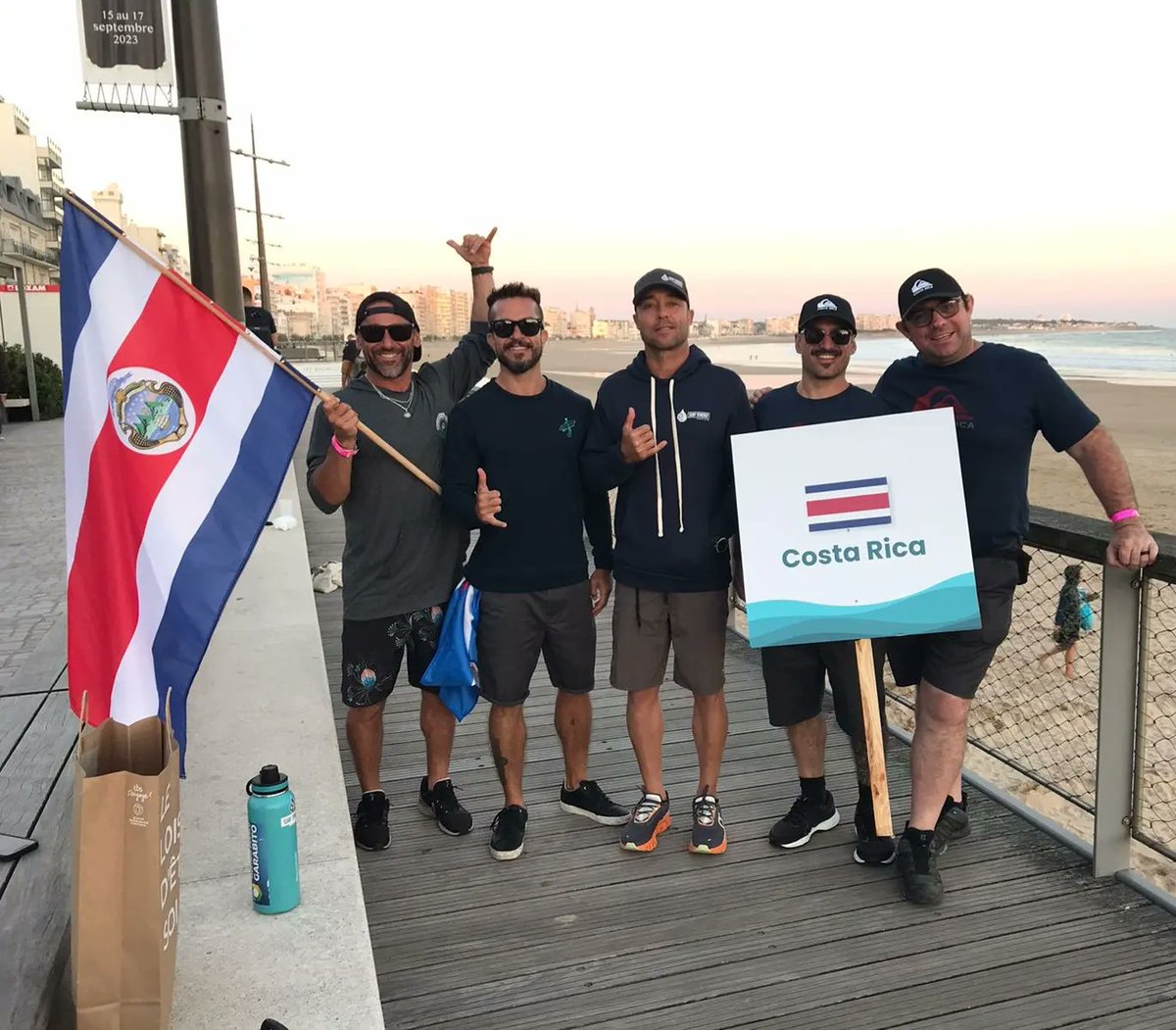 🇨🇷😃 El equipo tico de Stand Up Paddle está listo para competir en el Campeonato Mundial que se realizará esta semana en Francia. 

Juan Bernini, modalidad SUP Surf. 
Sebastián Fumero, categoría SUP Race. 
Marcel Oliveira, modalidad SUP Race.
