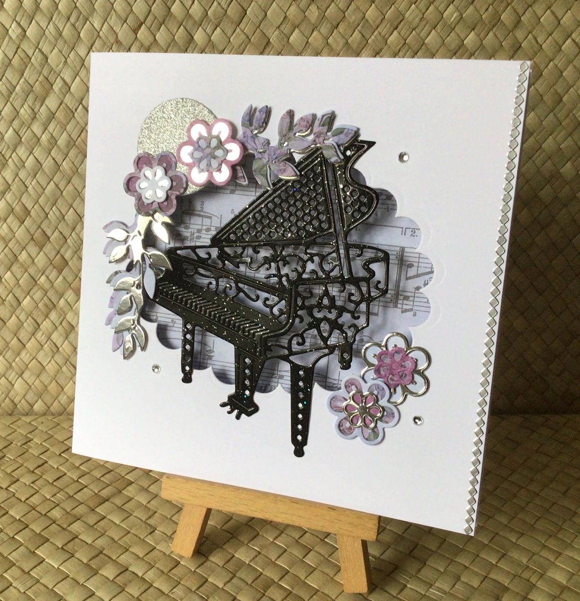 cardsallacarta's tweet photo. Unique handcrafted cards for music lovers ๐ถ๐น
Beethoven Piano Birthday Card - Music Exam Success - Moonlight Sonata https://t.co/BdllYf84jg
#CraftBizParty #createuk #uksmallbiz #mhhsbd #TheCraftersUK https://t.co/QLcJeIFCpv