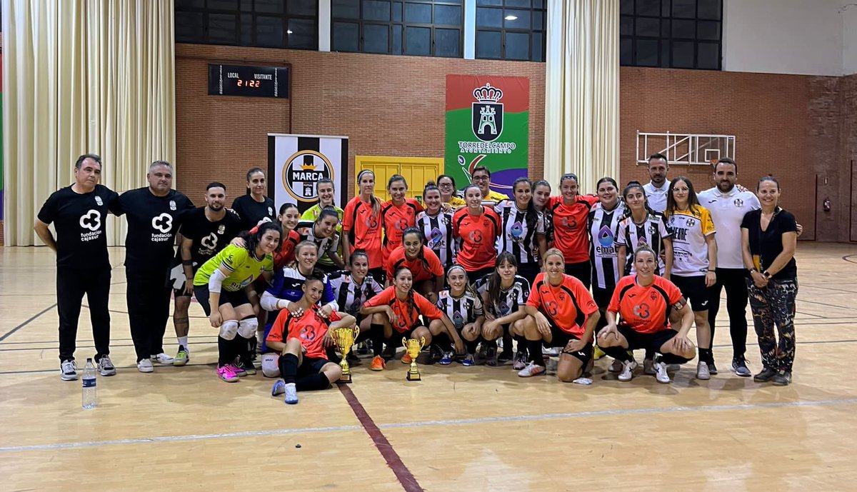 cordobafs's tweet photo. Con esta victoria, el Deportivo Córdoba se lleva el trofeo 'Villa de Torredelcampo' 🏆

Muchas gracias al @marcafutsal_ por la acogida y mucha suerte para esta temporada 💚 https://t.co/1uShA1Arjn