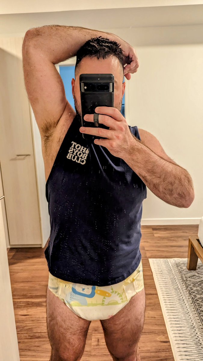 ChicagoAB1's tweet photo. Dirty mirror. Dirty diaper? https://t.co/1RxDYZ2Tig