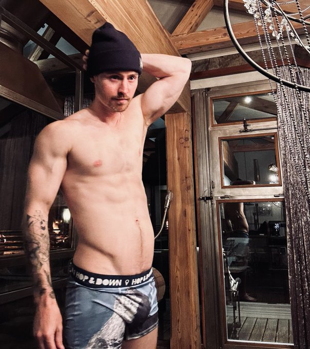 Might move to my dad bod phase. https://t.co/bnNdgP32fC